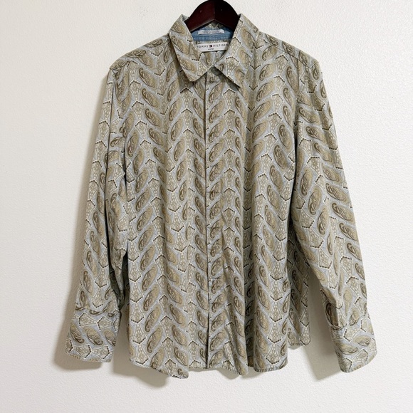 Tommy Hilfiger Tops - Tommy Hilfiger Paisley Snap Button Up Blouse